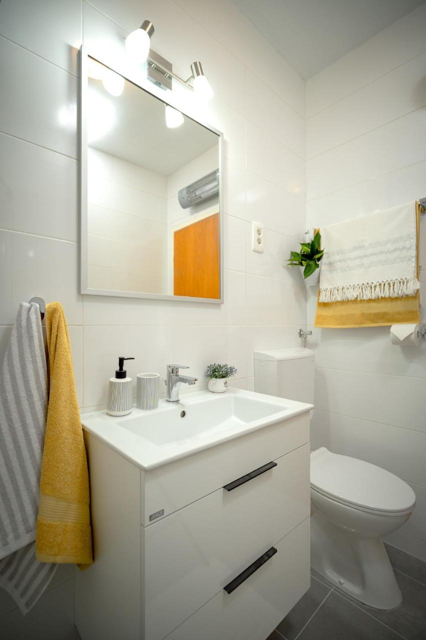 Apartments Margita Хвар Екстер'єр фото